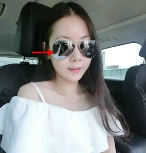 吃瓜眼镜妹情侣,甜蜜日常，趣味横生