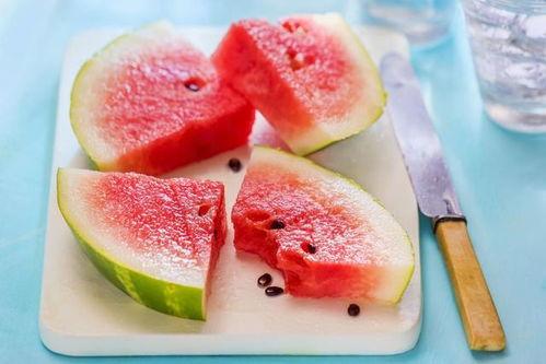 用碗吃瓜,传统食俗中的文化韵味