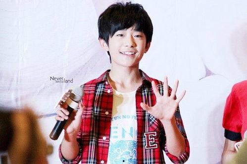 吃瓜小熊王源,揭秘娱乐圈的甜蜜瓜田