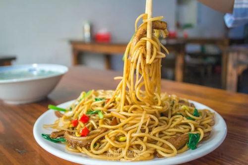 河路炒粉吃瓜,一场味蕾与清凉的邂逅