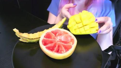 吃芒果跟哈密瓜,口感与营养的双重享受